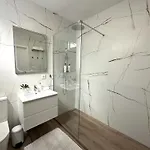 Paulmarie Ocean View Апартаменти *